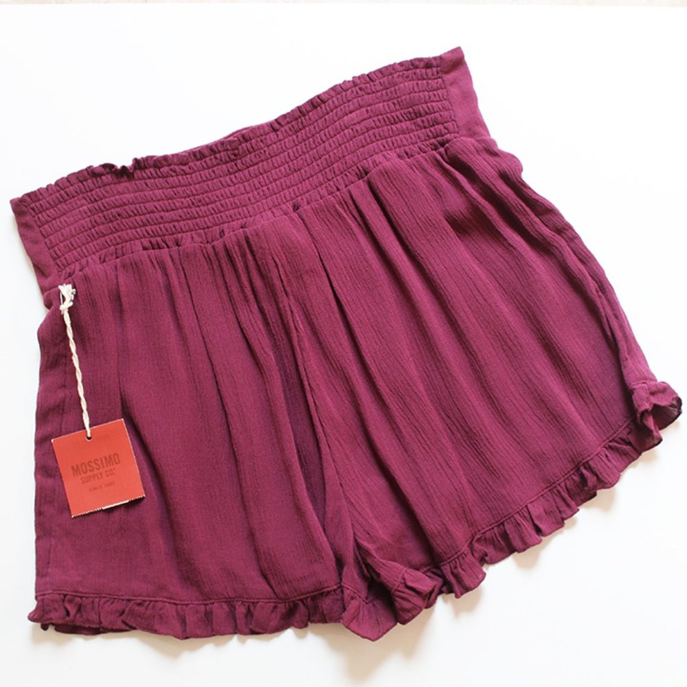 Embroidered Ruffle Shorts - Picture 3 of 4